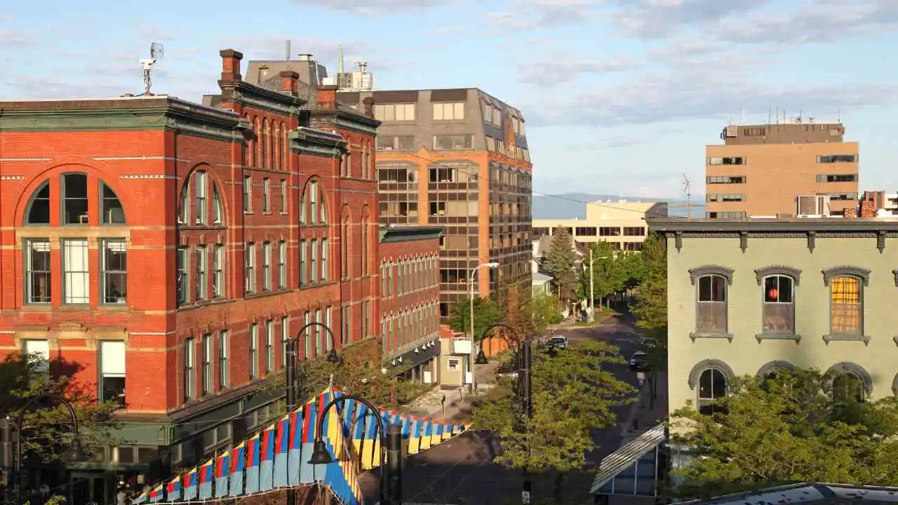 Burlington, VT buildings downtown in daylight
